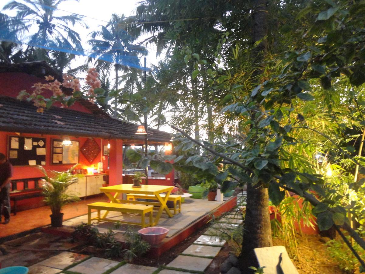 The Yuppi Hippi Female Hostel Anjuna Exteriör bild
